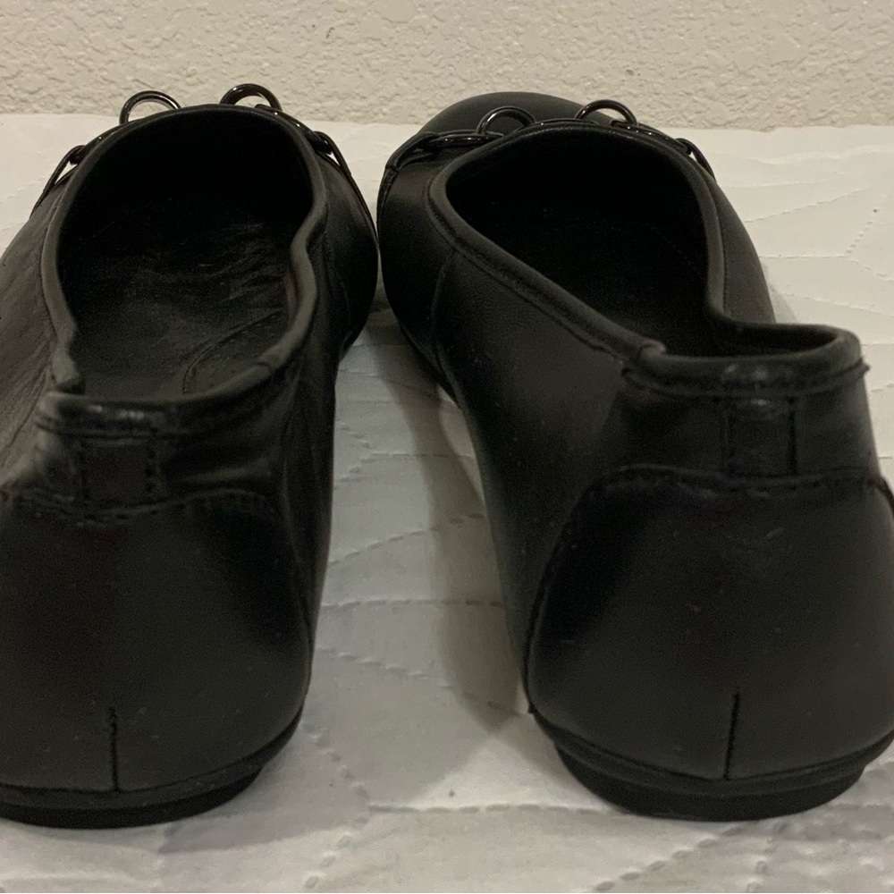 Easy Spirit Black Leather Chain Accent Comfort Flats - Picture 4 of 5